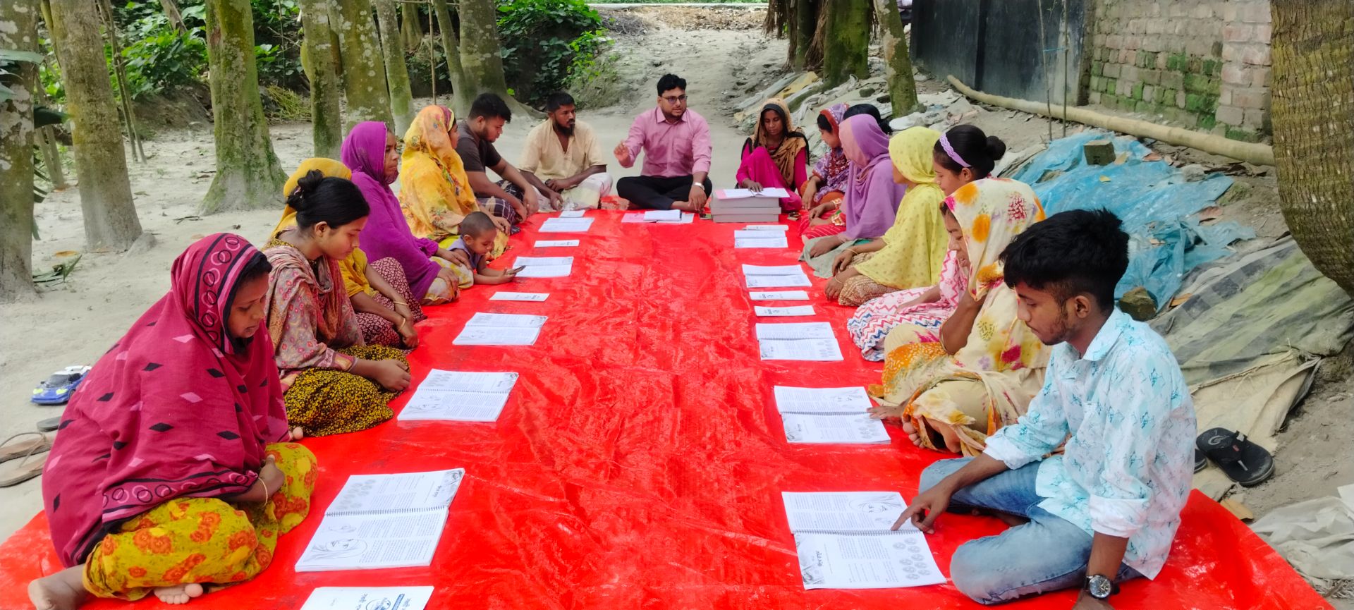 ক্ষুদ্র ব্যবসা সৃষ্টি বিষয়ক উঠান বৈঠক..jpeg